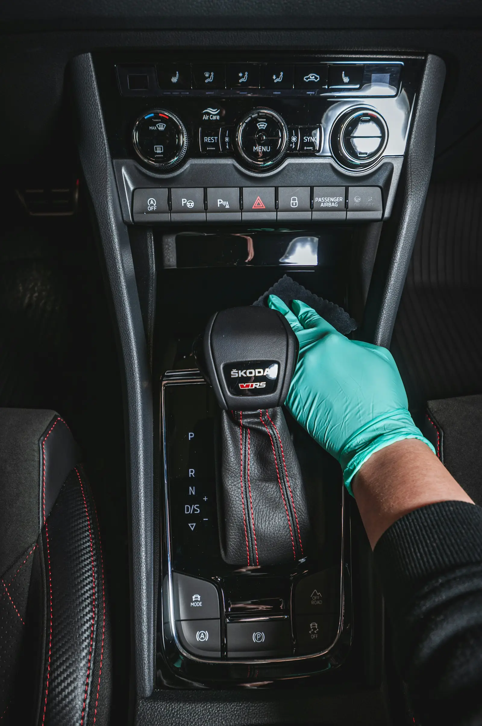 Deep interior steam cleaning for odor removal and disinfection